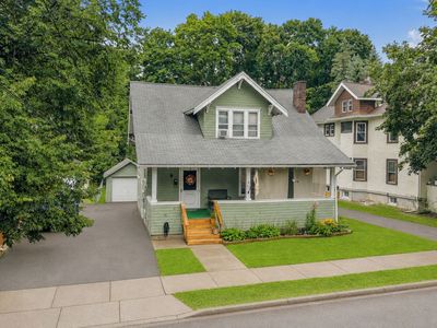 61 Mitchell Ave
