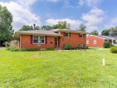 2238 S Stratford Dr