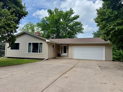 Property at 911 2nd Ave S, Buffalo, MN