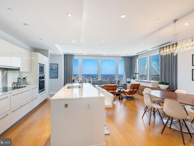 50 S 16th St Unit 5205