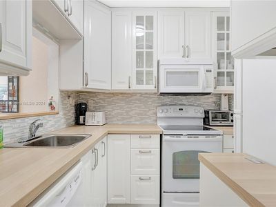 17050 NE 14th Ave APT 315