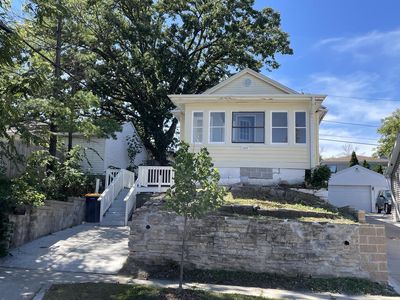 1537 S 94th STREET