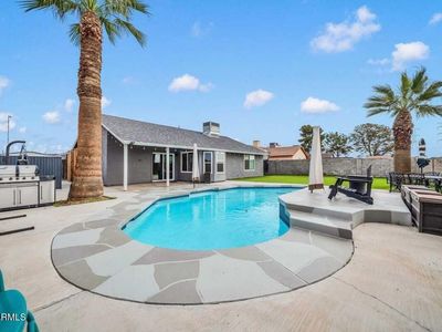 8915 W LAS PALMARITAS Drive