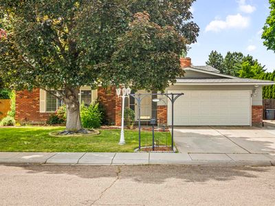 3541 N Pepperwood Dr