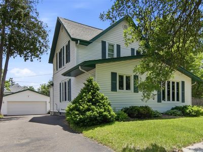 28 W Stout Street