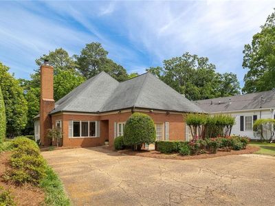 570 Rock Springs Rd NE