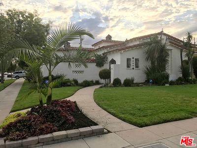 201 N Doheny Dr