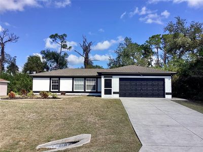 2240 Raywood Ave