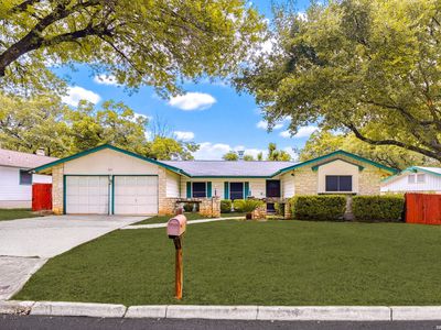 5611 Danny Kaye Dr