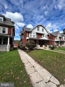 1249 E Lincoln Hwy