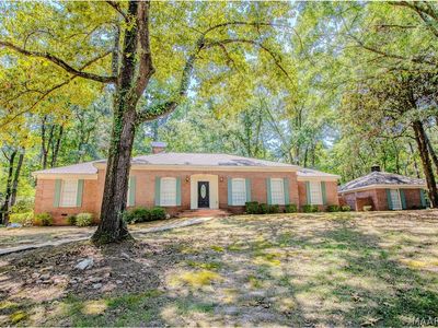 100 Woodland Dr