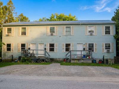 12 Oak Street
