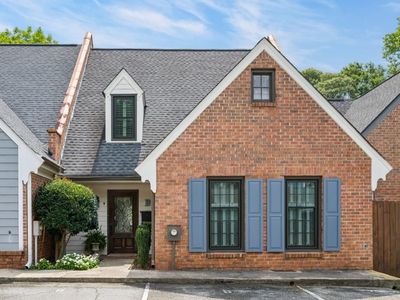 218 Forkner Dr APT B
