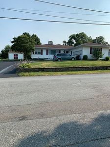 156 Eastview Ave