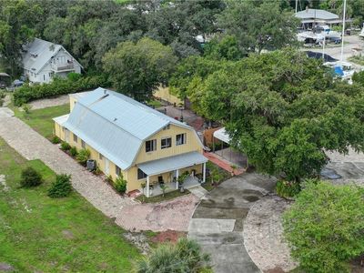 123 Riverbend Dr