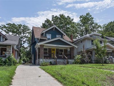 5427 Euclid Ave
