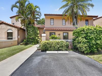 9050 Jacaranda Ln APT 3