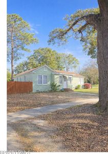 437 Laurens Ave S