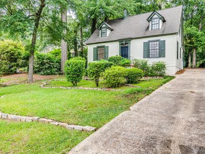2435 E Cloverdale Park