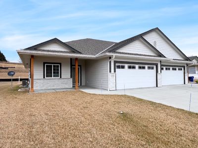 Property at 724 Oak Ridge Dr, Glenwood, IA