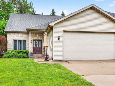 103 E Kennedy Ave