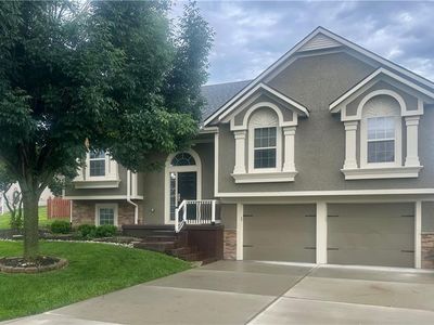 Property at 1002 SW Eagle Dr, Oak Grove, MO