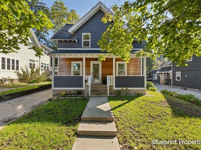 38 Benjamin Ave NE