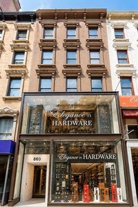 860 Lexington Ave