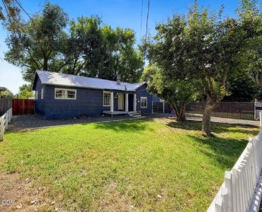 445 Riverside Dr