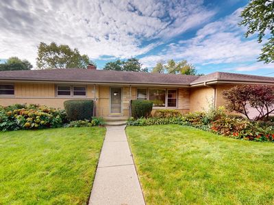 Property at 1105 W Grove St, Arlington Heights, IL