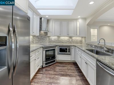 1301 Canyonwood Ct APT 5