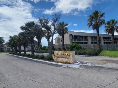 2001 Bayhouse Dr #2001
