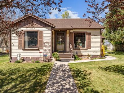 147 E Main St
