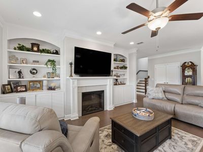 2423 Stonecenter Ln