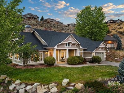 138 W Thornberry Ct