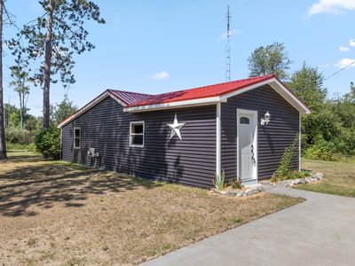 2029 E Six Mile Rd