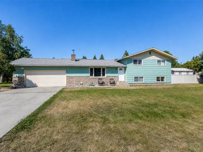215 Park Dr
