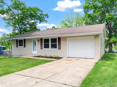 1877 Forest Ln