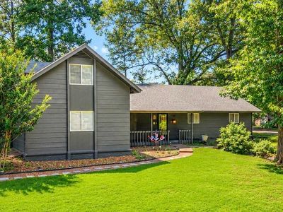 2193 Woodruff Dr