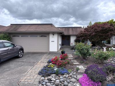 3274 Oakcrest Dr NW