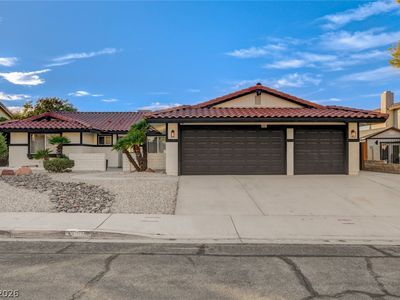 8904 Pesaro Dr