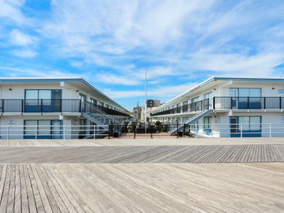 3501 Boardwalk #2225