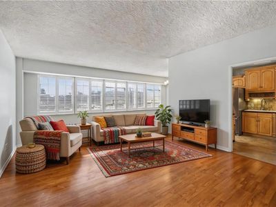 333 W Meyer Blvd APT 413