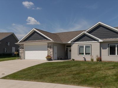 162 Sandstone Dr NW