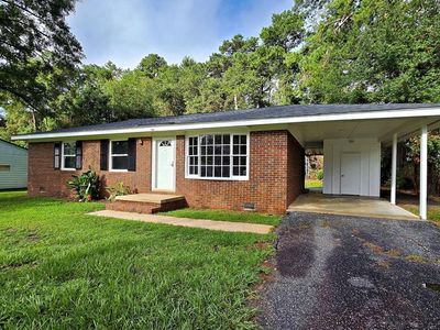 122 Royal Ave