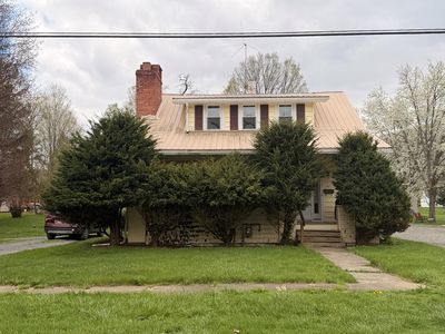 126 Race St