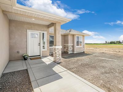 1401 Leslie Dr