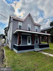 100 N Main St