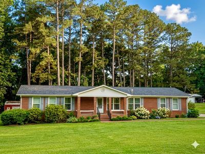 1181 Country Club Dr