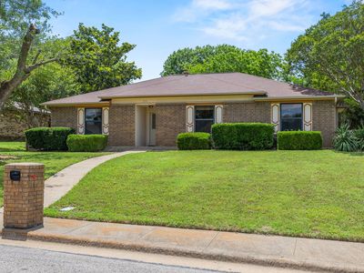 Property at 119 N Beltwoods Dr, Desoto, TX
